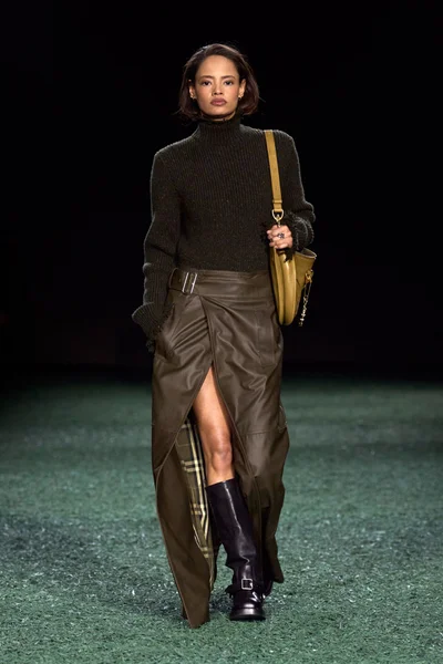 Look 11